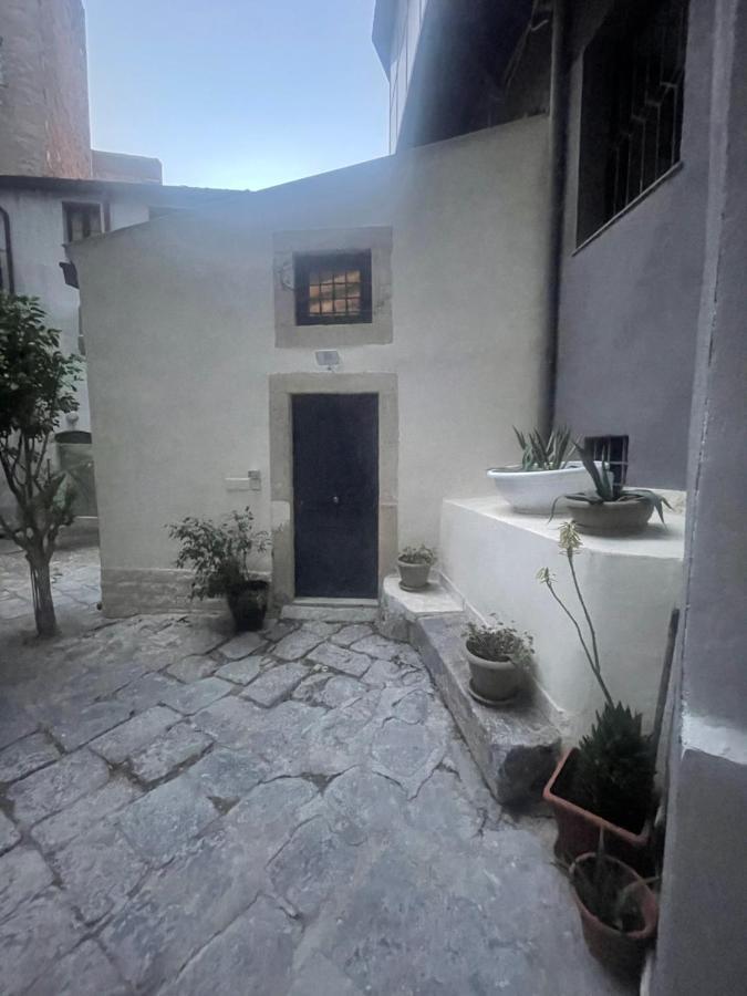 Appartamento Mega House 2 Aeroporto di Catania Fontana Rossa Esterno foto